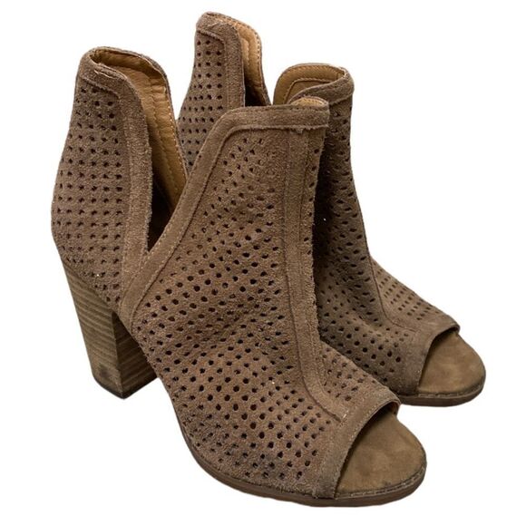 Lucky Brand Larise Laser Cut Suede Peep Toe Ankle Boots Size 6 - Picture 1 of 8